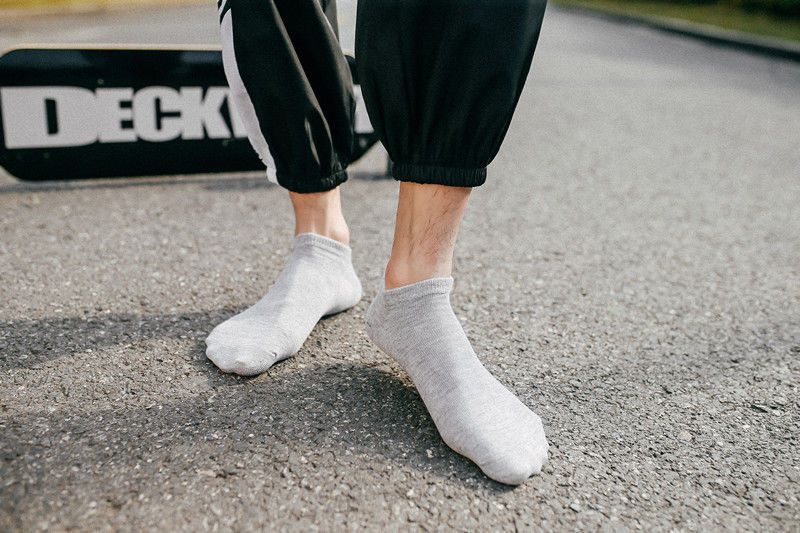 Men’s Cotton Crew Socks – Breathable Comfortable Everyday Socks VELORA